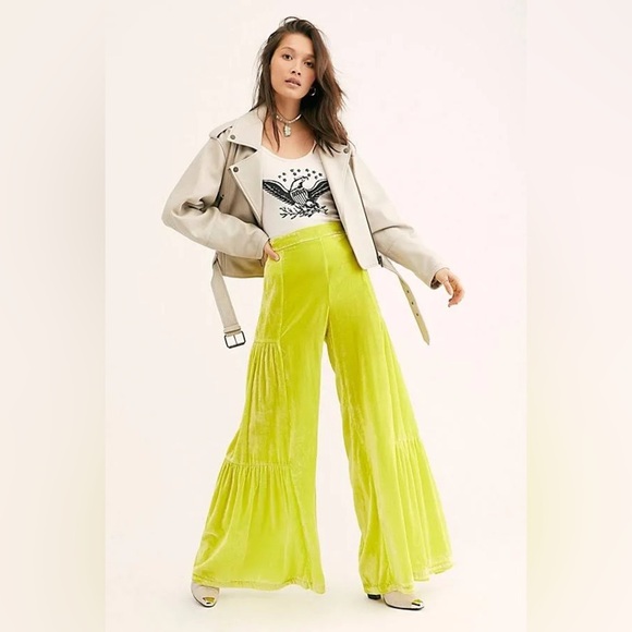 Free People Say La Vie Wide Leg Velvet Pants - Picture 2 of 11